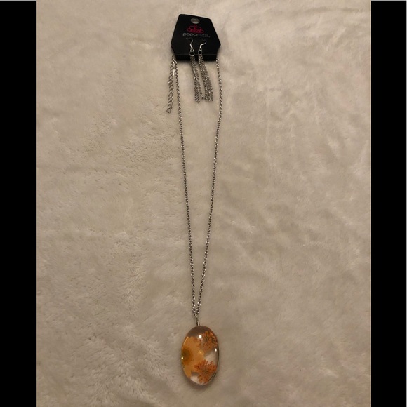 Paparazzi Boho garden parties orange necklace